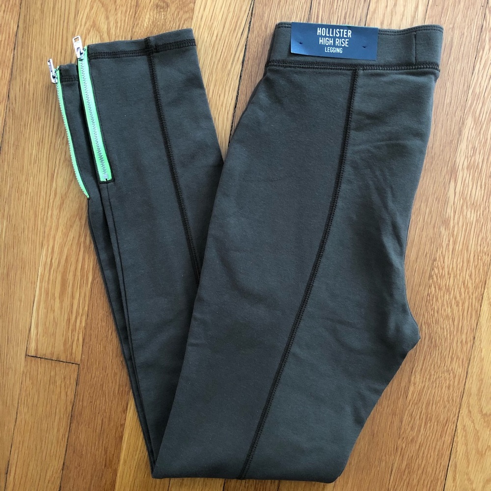Hollister High Rise Legging with Ankle Zip